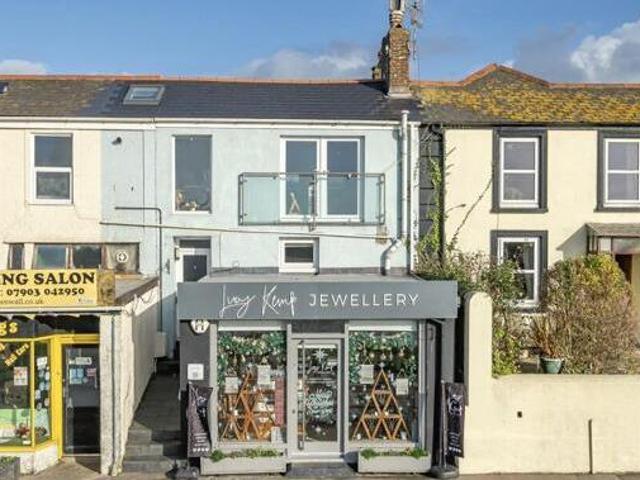 House for sale in Hayle, Cornwall