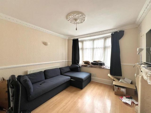 House for rent in Chapel End, Highams Park