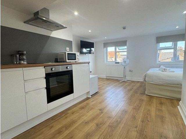 Studio for rent in Chapel End, Highams Park