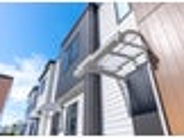 Townhouse for rent in Penrose, Oroua County