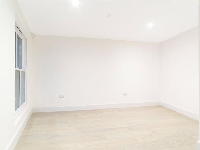 Apartment for rent in Fulham, Greater London