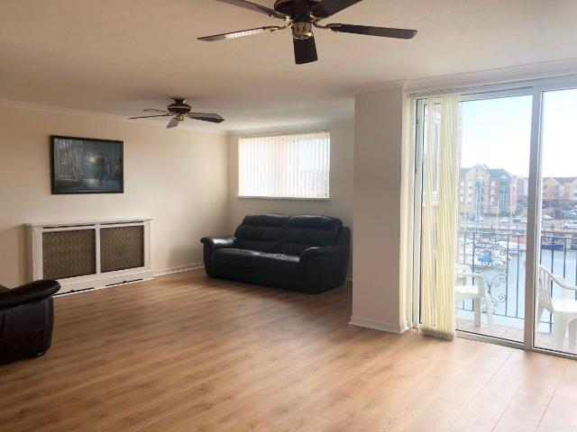 Apartment for rent in Nangreaves, Wales
