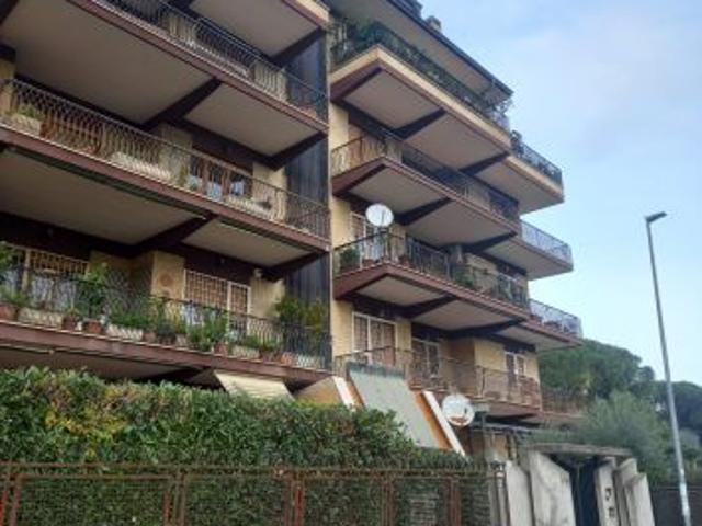 Appartamento in affitto a Torre Angela, Roma