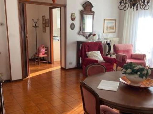 Appartamento in vendita a Carrara, Toscana