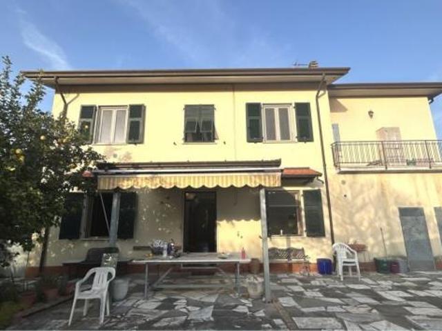 Appartamento in vendita a Sarzana, Liguria