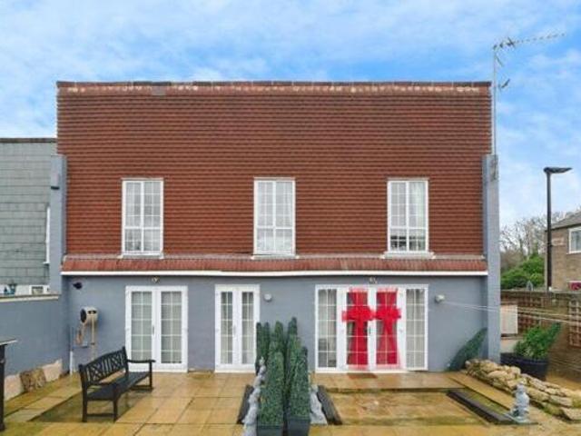 House for sale in London Borough of Hounslow, Feltham
