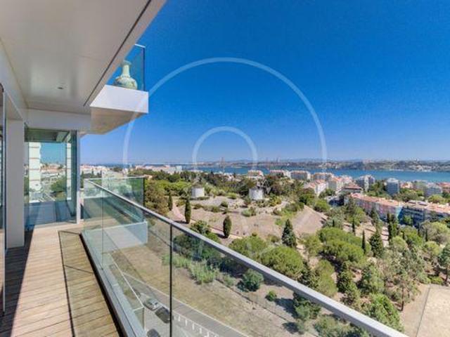 Loft venda em São Francisco Xavier, Lisboa
