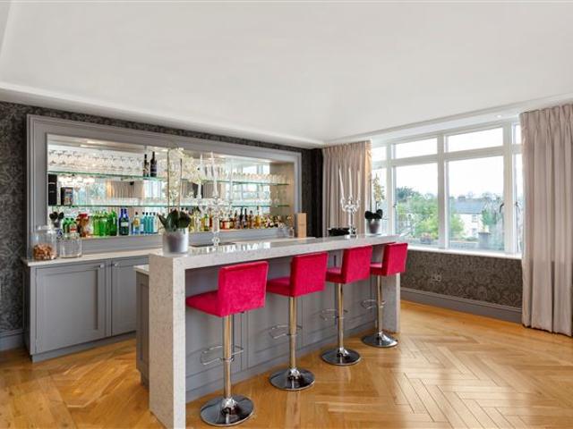 Flat for sale in Ballsbridge