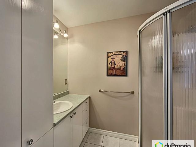 Attic for sale in Dollard-des-ormeaux