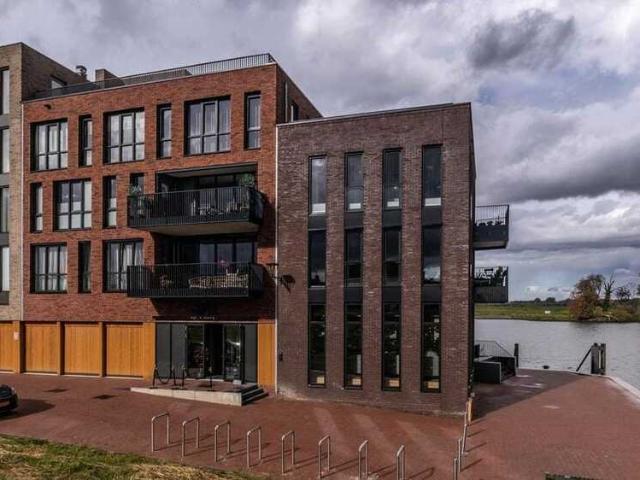 Appartement te huur in Oud-beijerland, Zuid Holland