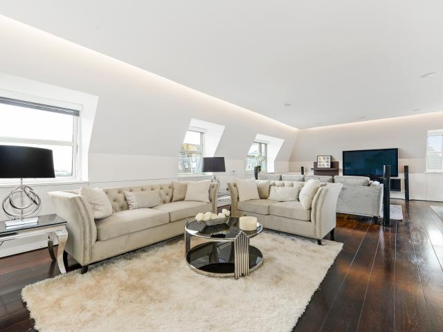 House for rent in Belsize Park, Greater London