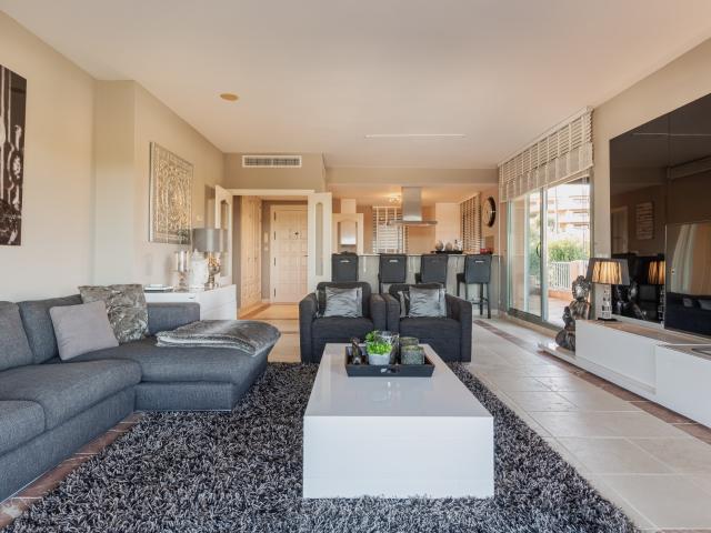 Ático en venta en Vistalaya Villas, Estepona