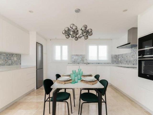 Casa en alquiler en La Alquería-El Paraíso, Costa del Sol Occidental