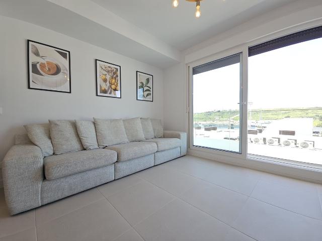 Apartamento en alquiler en Urbanización Puerto Estepona (Seghers), Costa del Sol Occidental