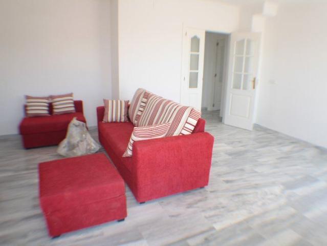 Casa en alquiler en Barriada Islas Canarias, Costa del Sol Occidental