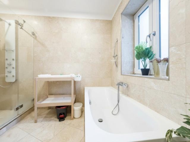 Dachgeschosswohnung kaufen in KG Mariahilf, Wien