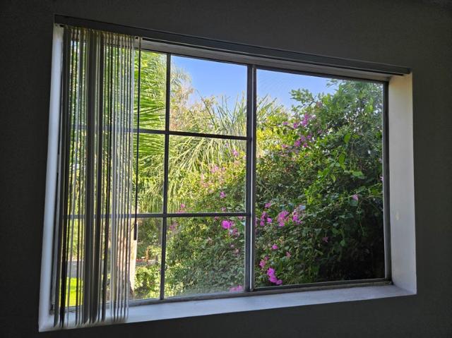 Room for rent in Canoga Park, California