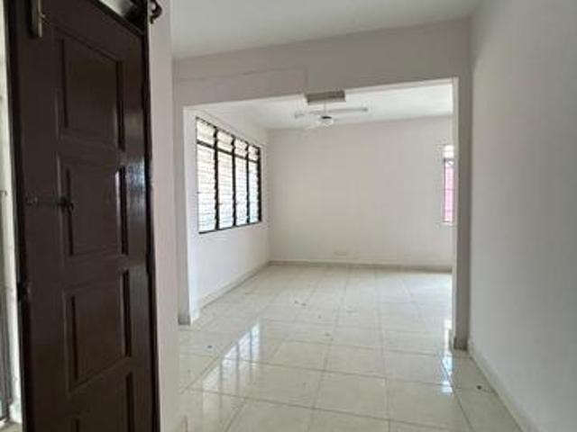 Apartment for sale in Petaling, Damansara Damai