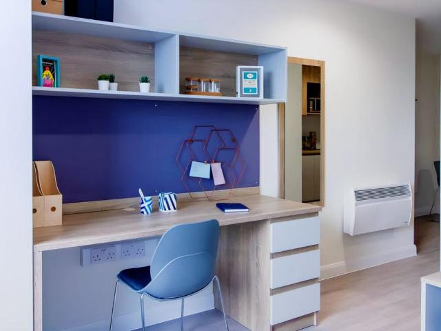 Studio for rent in Lansdowne, Springbourne