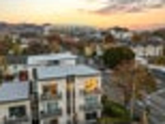 Apartment for sale in Heathcote, Canterbury