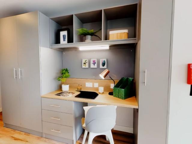 Studio for rent in Leylands, West Yorkshire