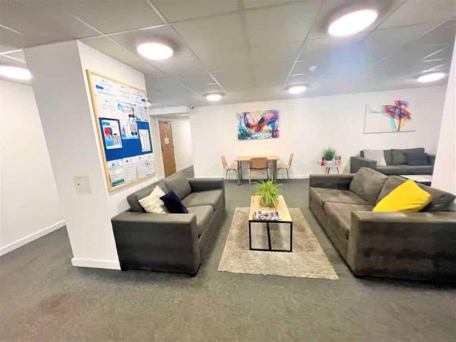 Studio for rent in Stoke, Stoke-on-Trent