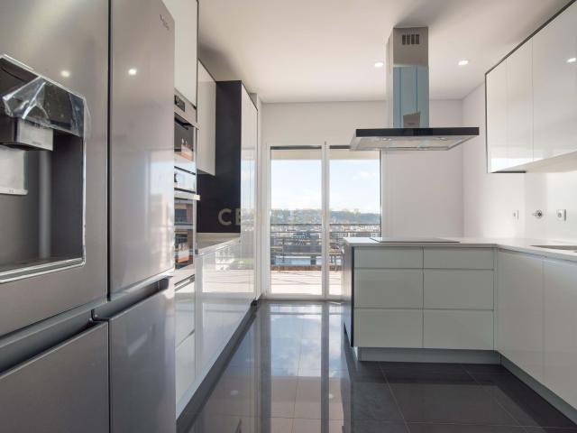 Apartamento venda em Colinas do Cruzeiro, Odivelas