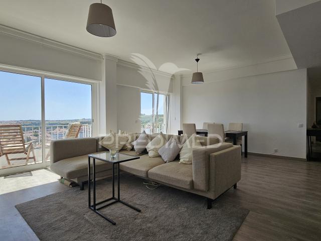 Apartamento alugar em Núcleo Urbano Histórico de Queijas, Oeiras