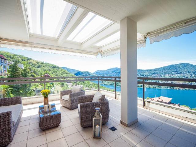 Attikawohnung kaufen in Collina d'Oro, Tessin