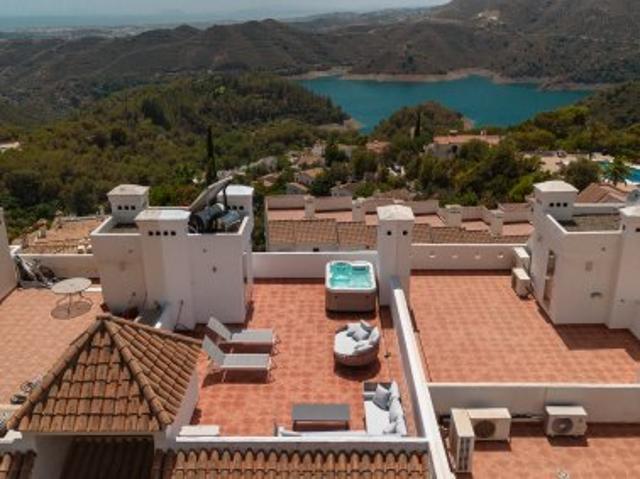 Casa en alquiler en Balcones del Lago, Istán