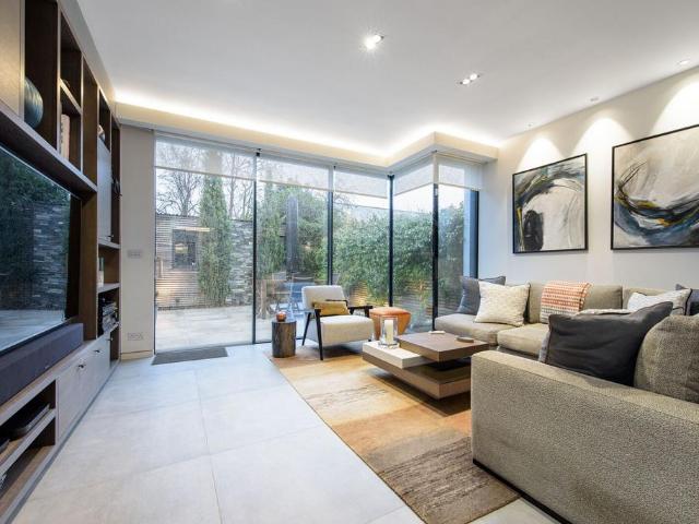 House for rent in Golders Green, Greater London