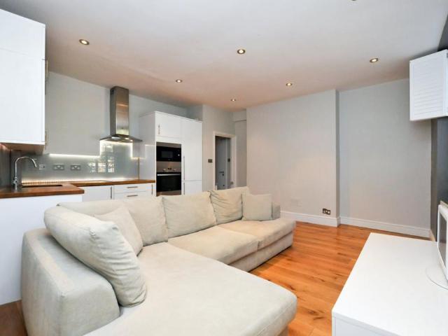 Apartment for rent in Angel, Greater London