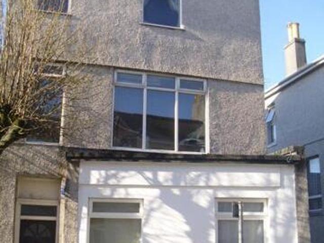 House for rent in Follaton, Strode
