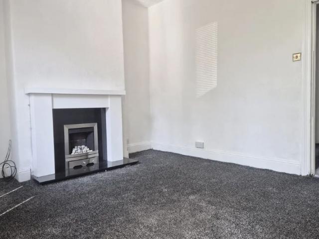 Room for rent in Exley, Siddal
