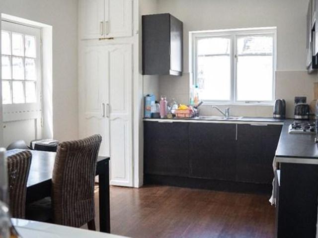 House for rent in Earlsfield, Greater London