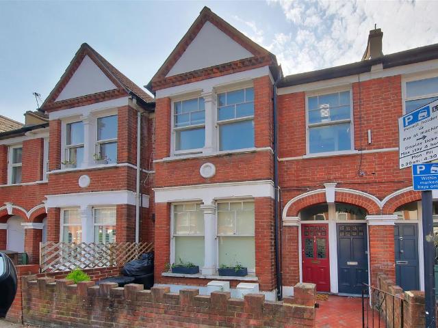 House for rent in Earlsfield, Greater London