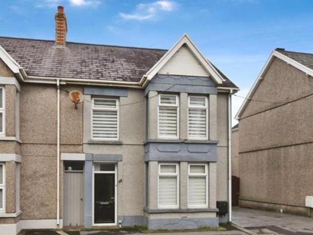House for sale in Ammanford, Wales
