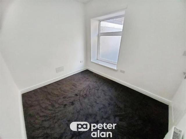 House for rent in Penrhiwceiber, Wales