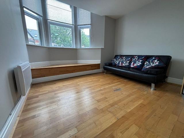 Apartment for rent in Plasnewydd, Falcon Lodge