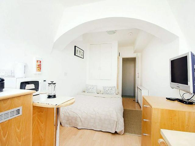 Studio for rent in Earl's Court, Greater London