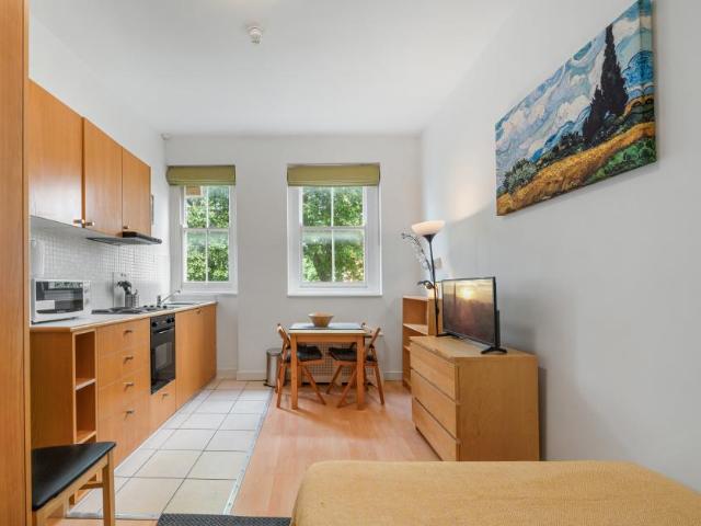 Studio for rent in Earl's Court, Greater London