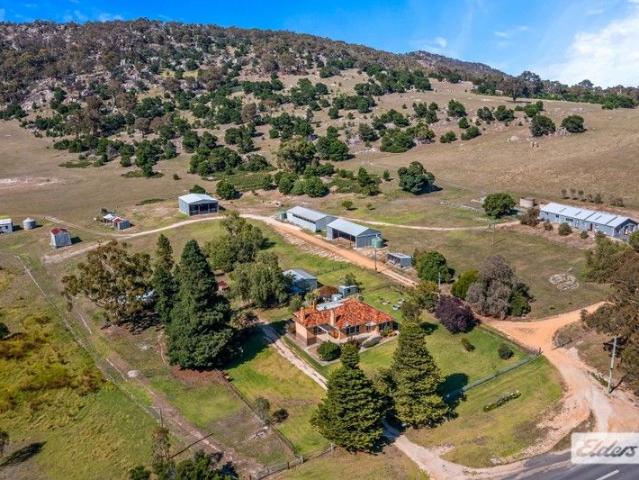 Cottage for sale in Ararat, Victoria