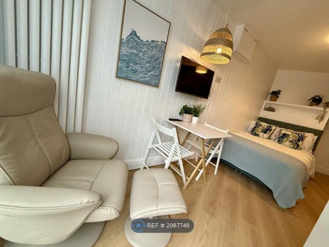 Studio for rent in Wherrytown, Penzance