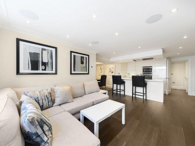 Apartment for rent in The Boltons, Greater London