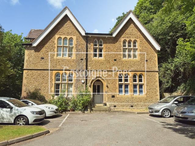 Apartment for rent in Binscombe, Fole