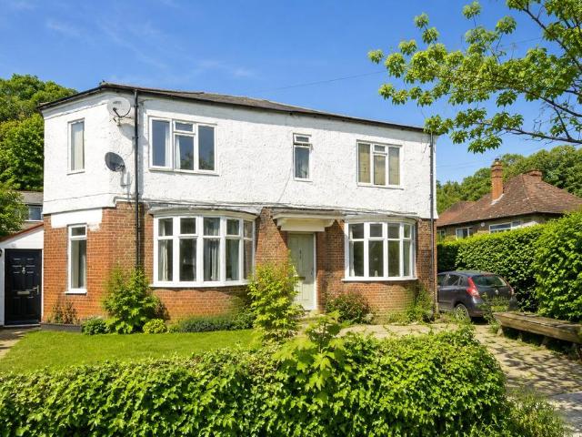 Apartment for rent in Fole, Surrey