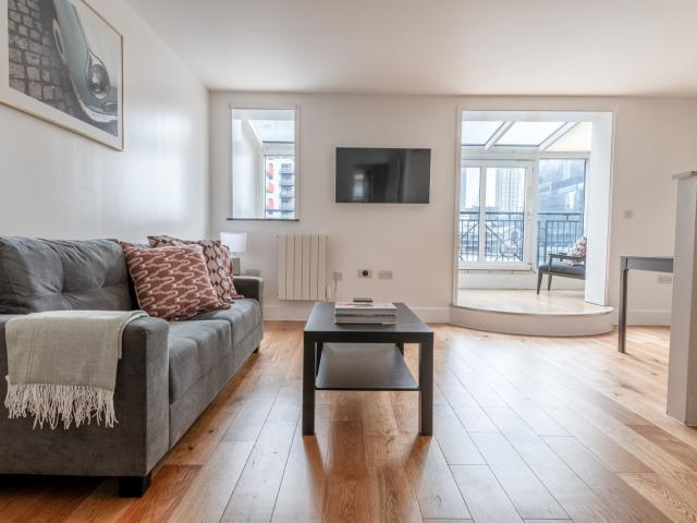 Apartment for rent in Isle Of Dogs, Isle Of Man