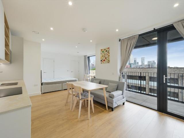 Studio for rent in Aberfeldy Village, Blackwall