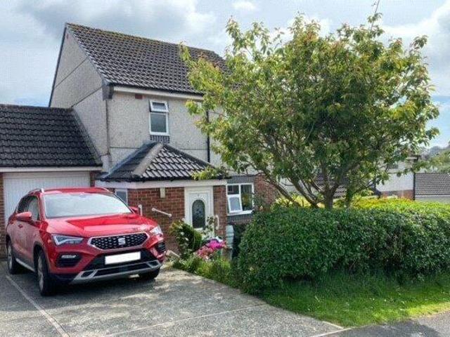 House for sale in Lamellion, Cornwall