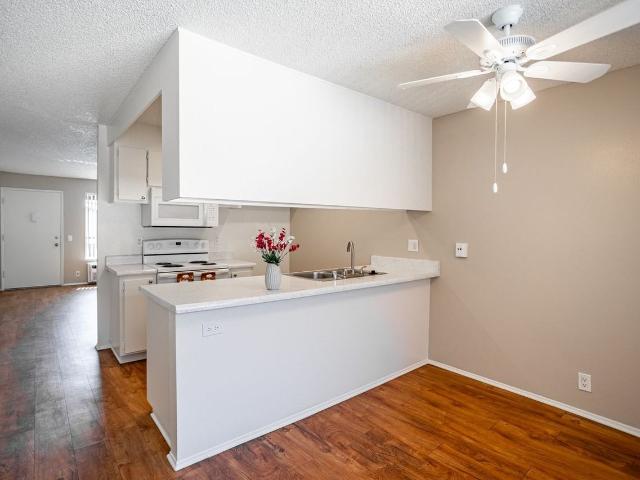 Apartment for rent in Cypress, California